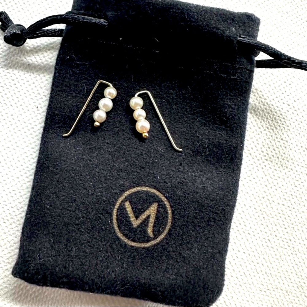 Mejuri pearl drop earrings